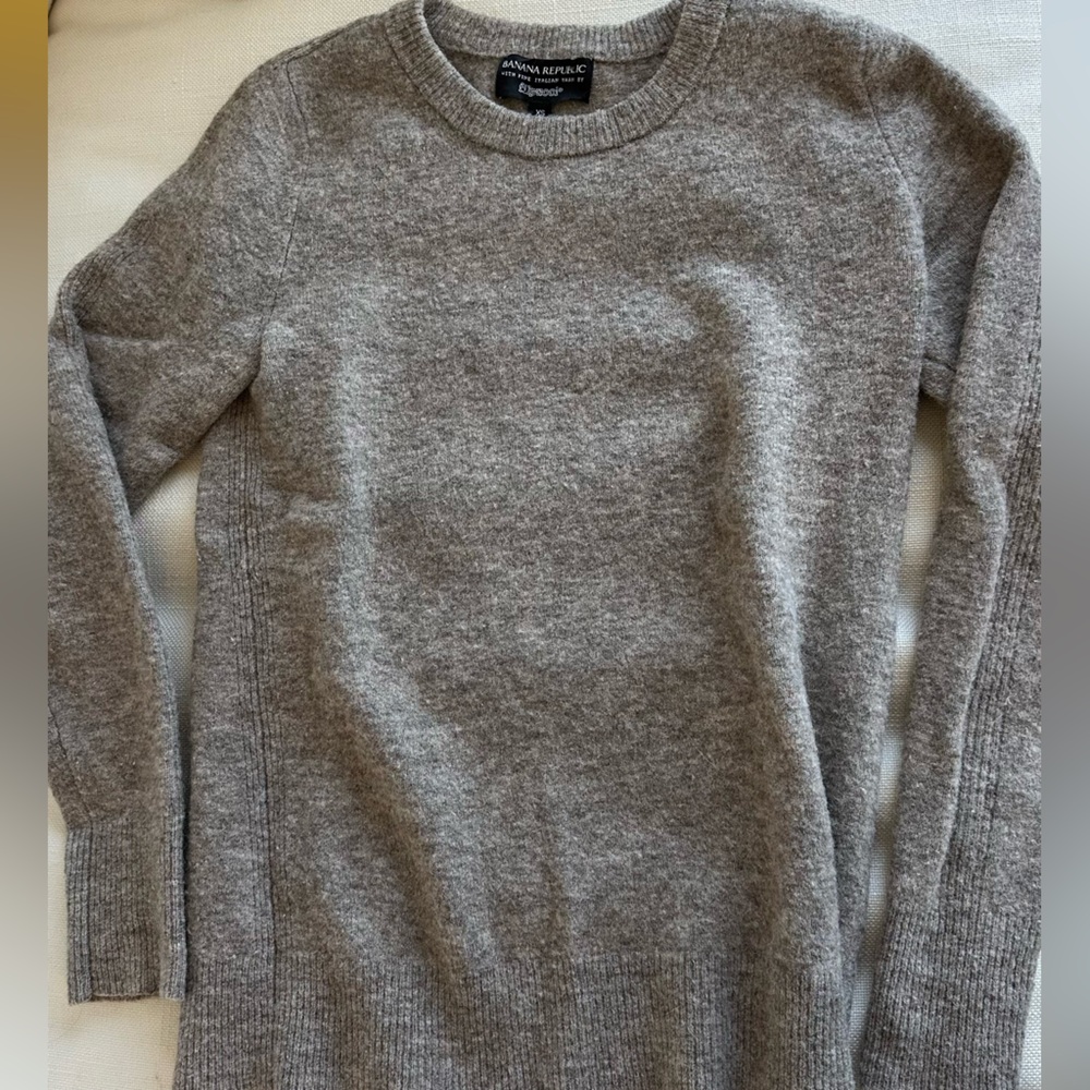 Banana Republic Women’s Brown Crewneck Sweater XS